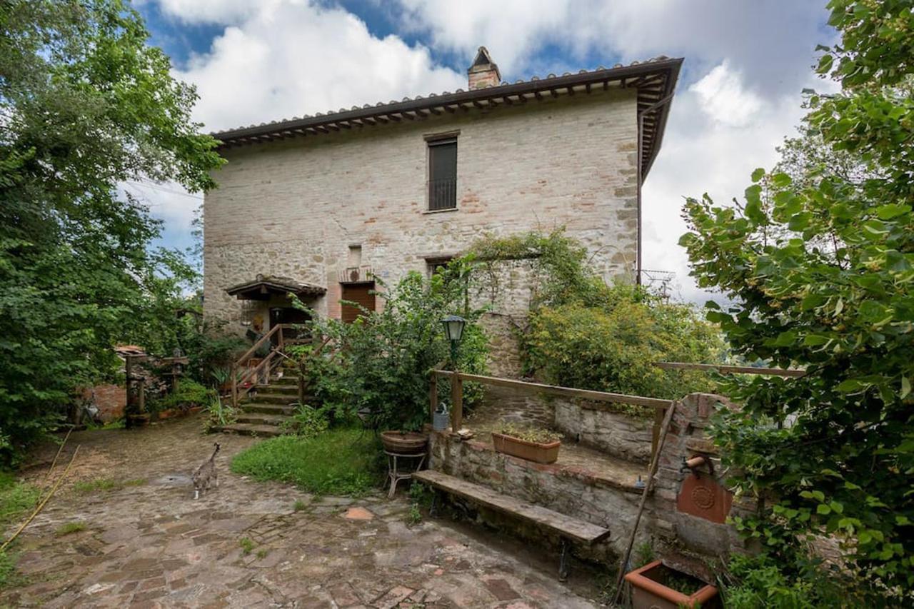 Agriturismo Il Poggio Degli Scoiattoli Perugia Exterior photo