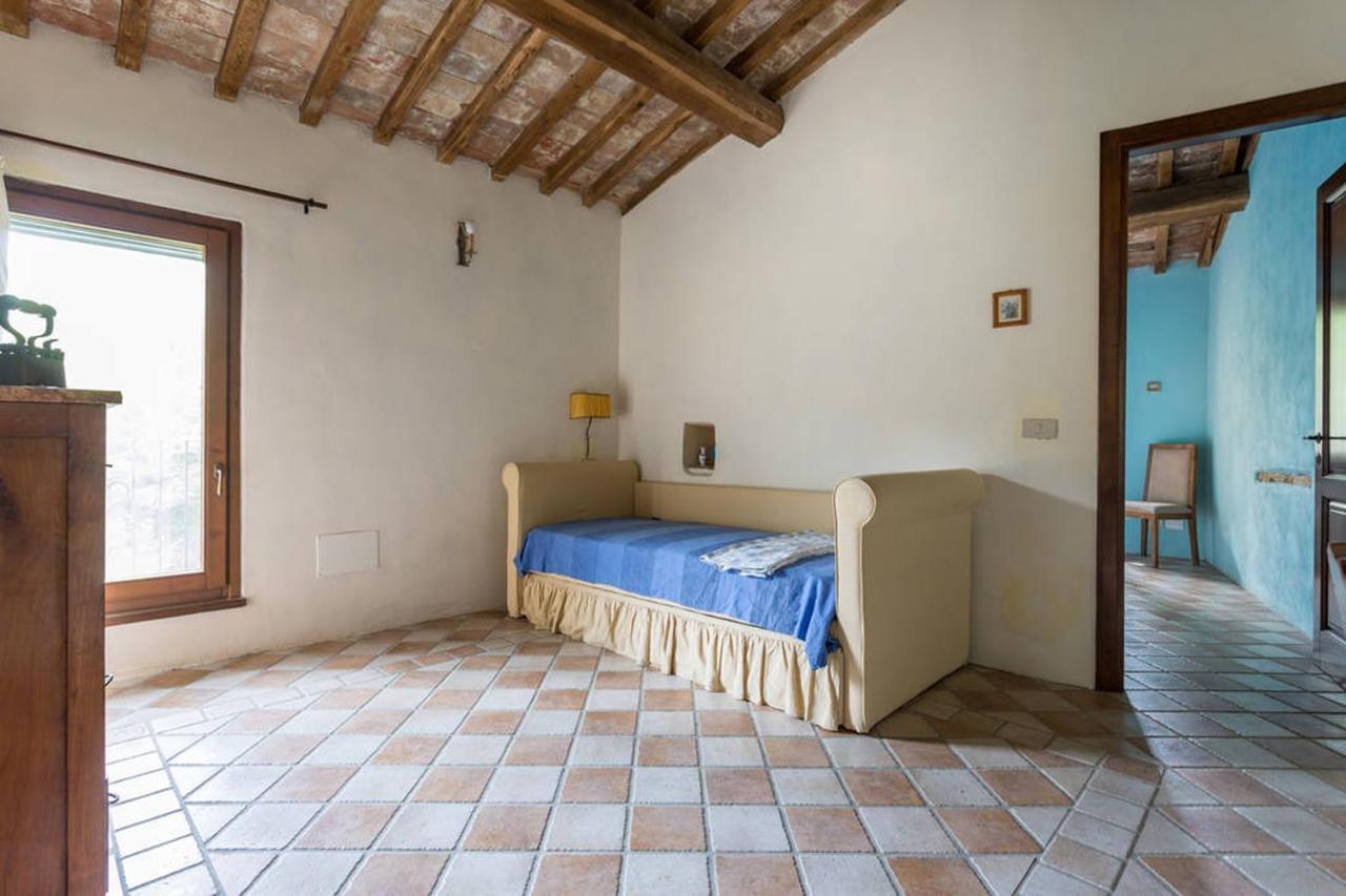Agriturismo Il Poggio Degli Scoiattoli Perugia Exterior photo
